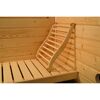 Ergonomische Rückenlehne für Sauna aus hellem Holz.