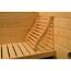 Ergonomische Rückenlehne für Sauna aus hellem Holz.