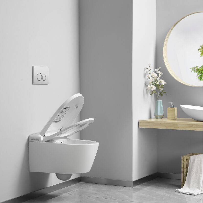 Hängendes WC mit geöffnetem Deckel