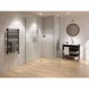 Modernes Badezimmer mit ebenerdiger Dusche