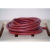 Aufgerolltes rotes Kabel