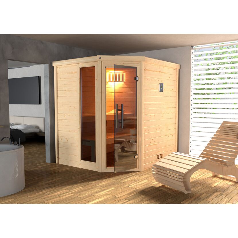 Ecksauna aus hellem Holz mit Glastür