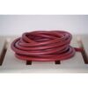 Aufgerolltes rotes Kabel
