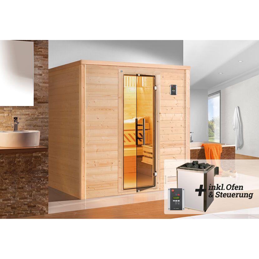 Sauna aus hellem Holz mit Saunaofen und Steuerung