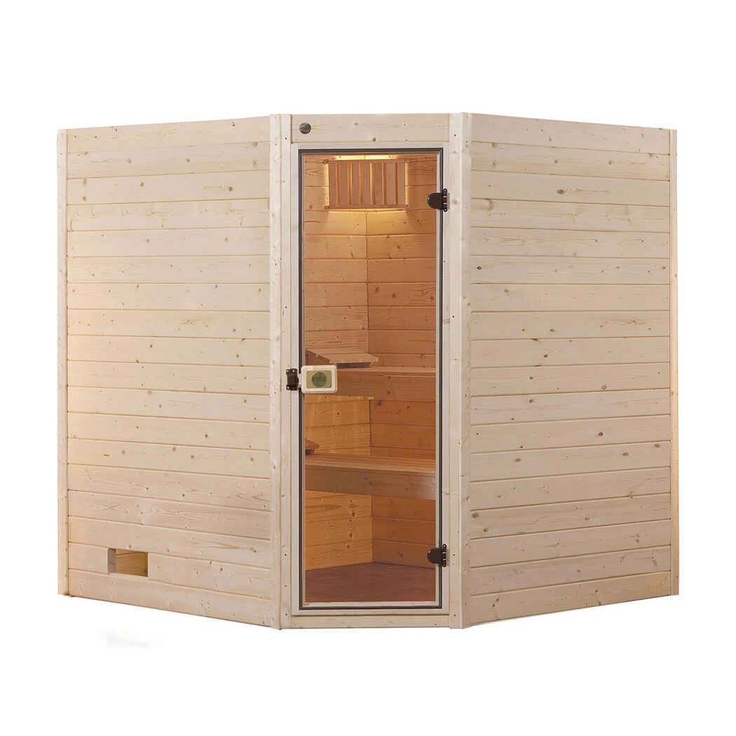 Ecksauna aus hellem Holz mit Glastür.