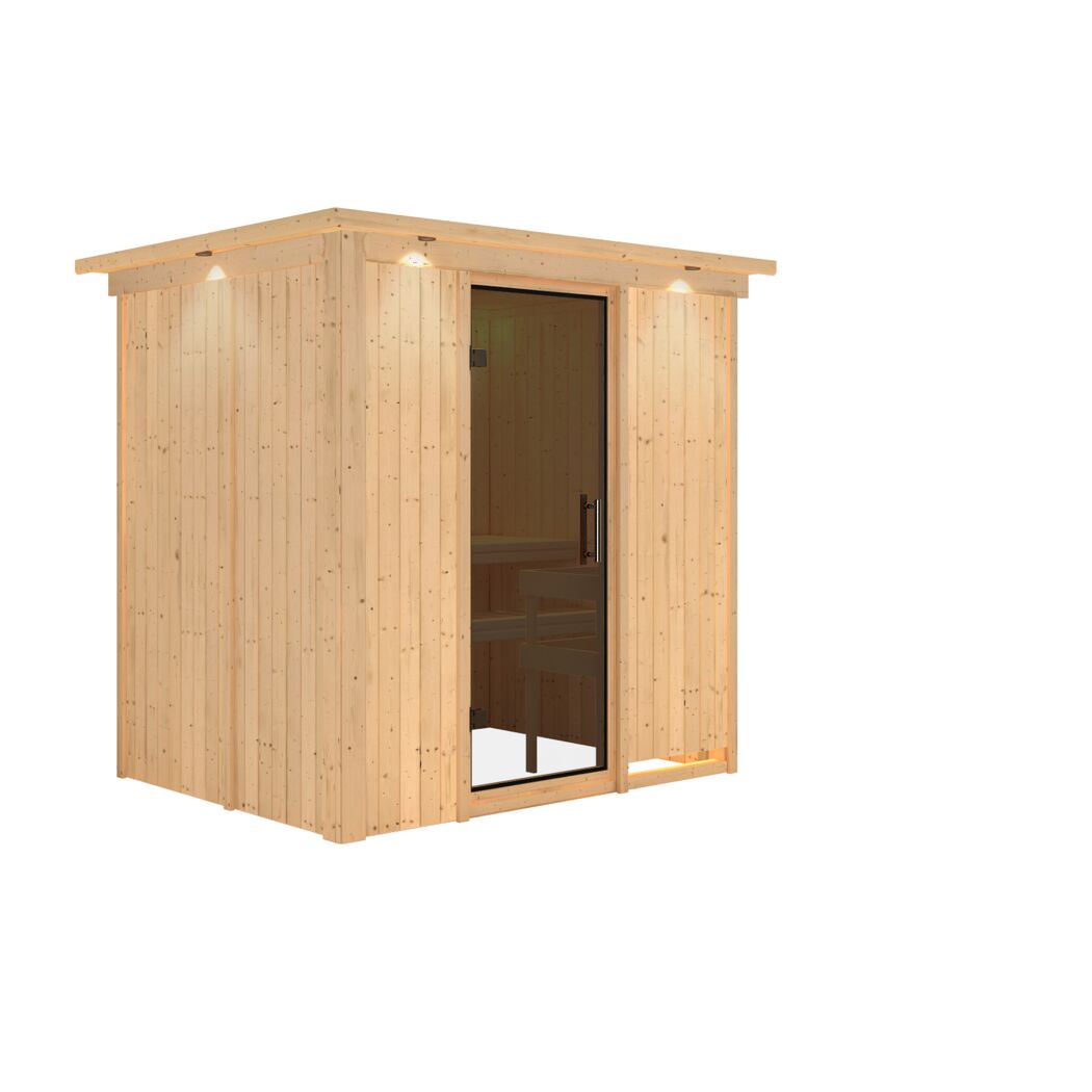 Sauna aus hellem Holz mit offener Glastür