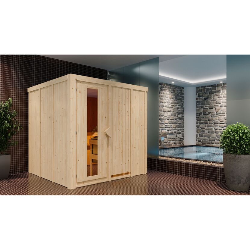 Sauna aus hellem Holz in einem Badezimmer mit Pool