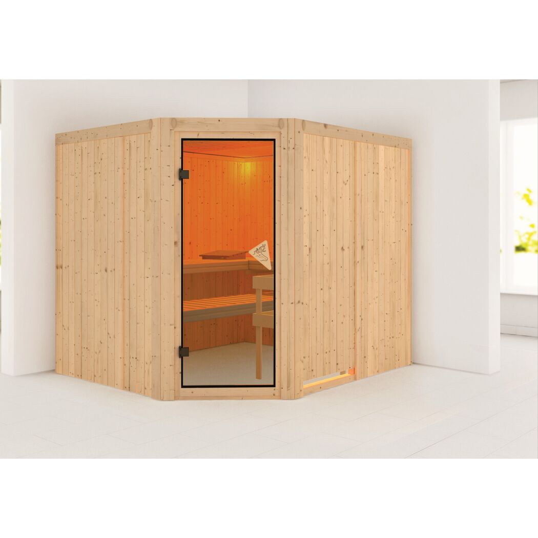 Ecksauna aus Holz mit offener Glastür
