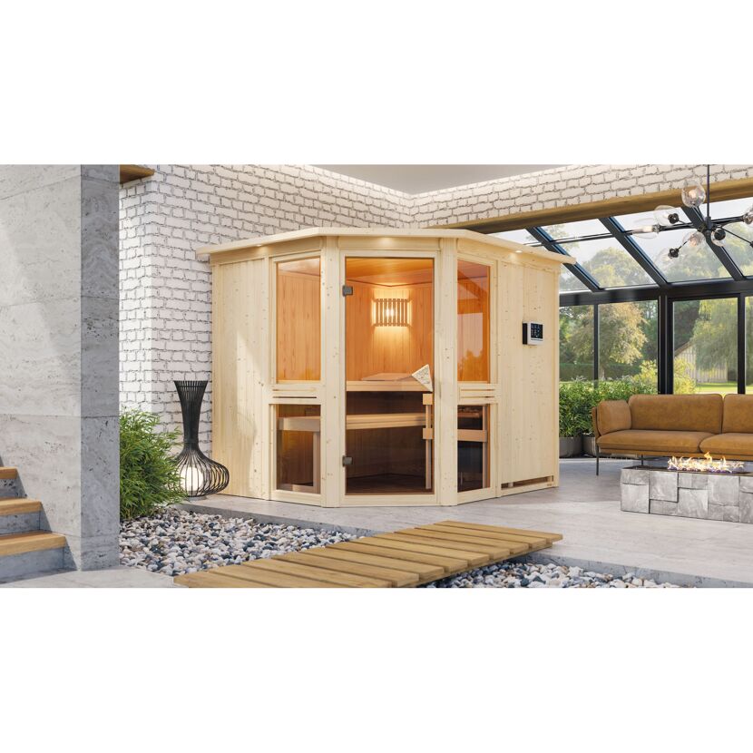 Ecksauna aus hellem Holz mit Glastür