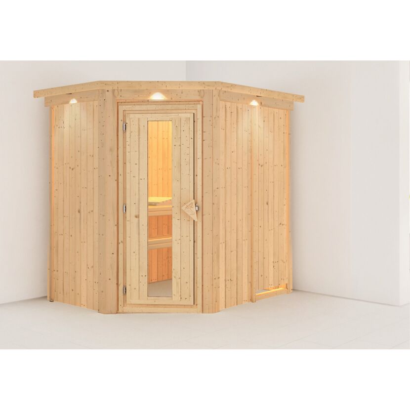 Ecksauna aus hellem Holz mit geöffneter Tür