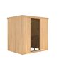 Sauna aus hellem Holz mit offener Glastür.