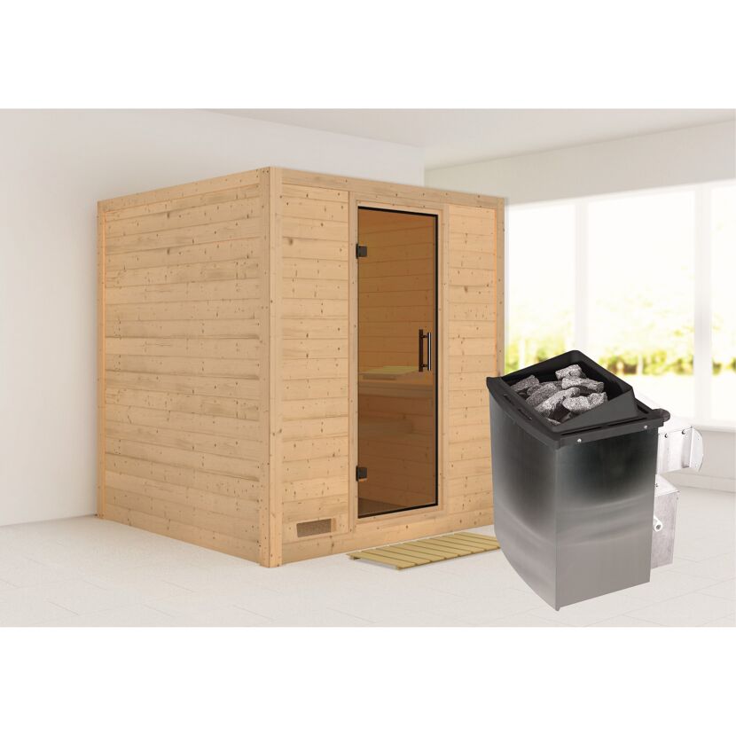 Sauna aus hellem Holz mit Saunaofen