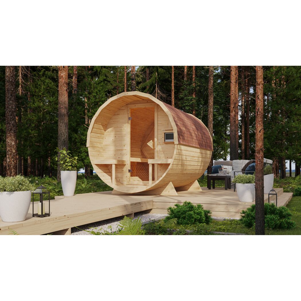 Runde Fasssauna aus Holz auf einer Terrasse im Wald