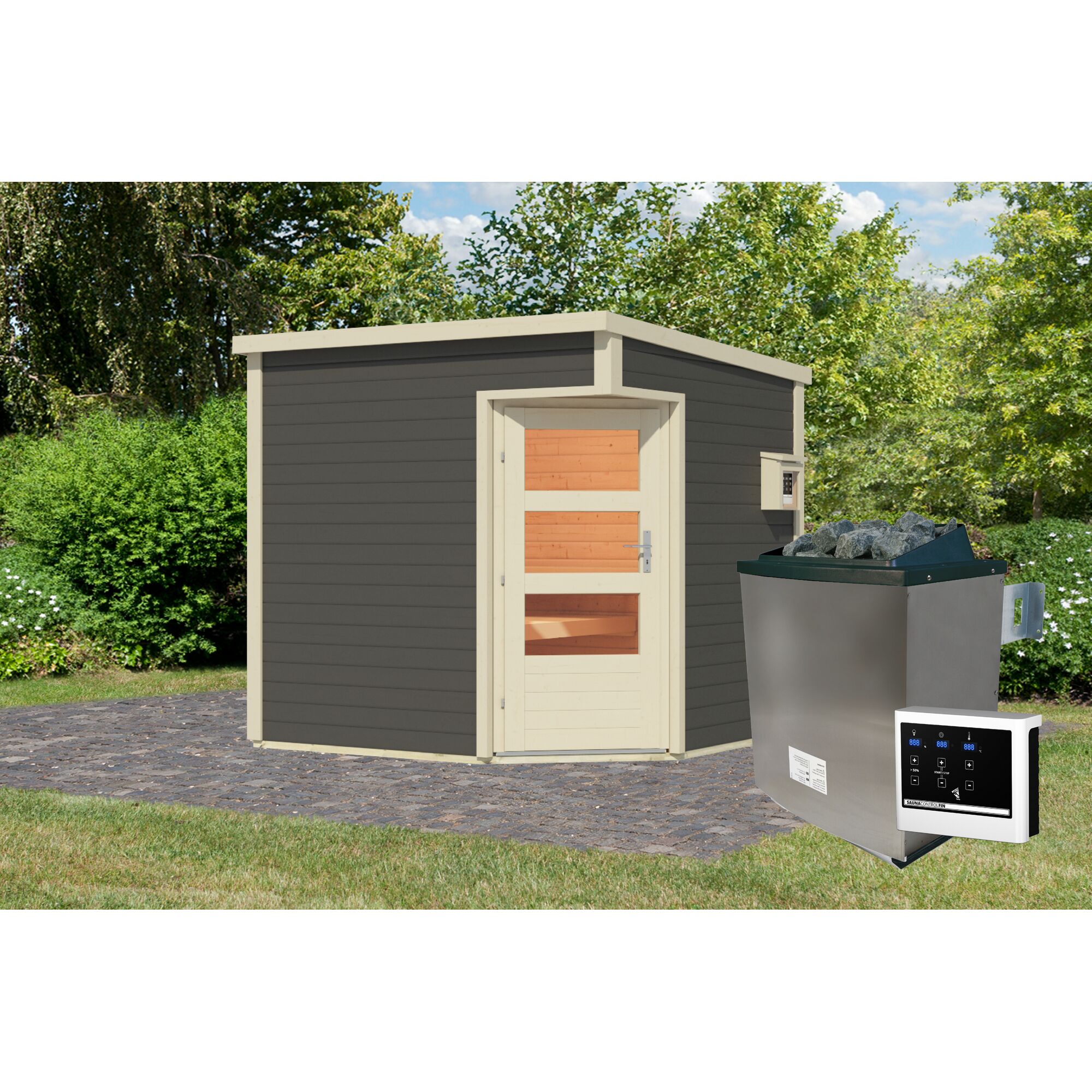 Außenansicht einer grauen Sauna mit weißem Türrahmen im Garten.