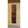 Blick durch ein Fenster in eine Sauna aus hellem Holz.