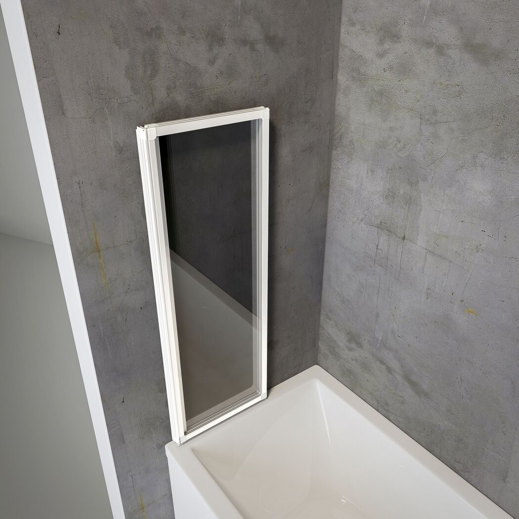 Badewanne mit Duschabtrennung