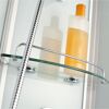 Duschablage mit Duschbrause und Shampoo