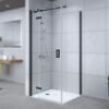 Duschkabine mit schwarzem Rahmen und Regendusche