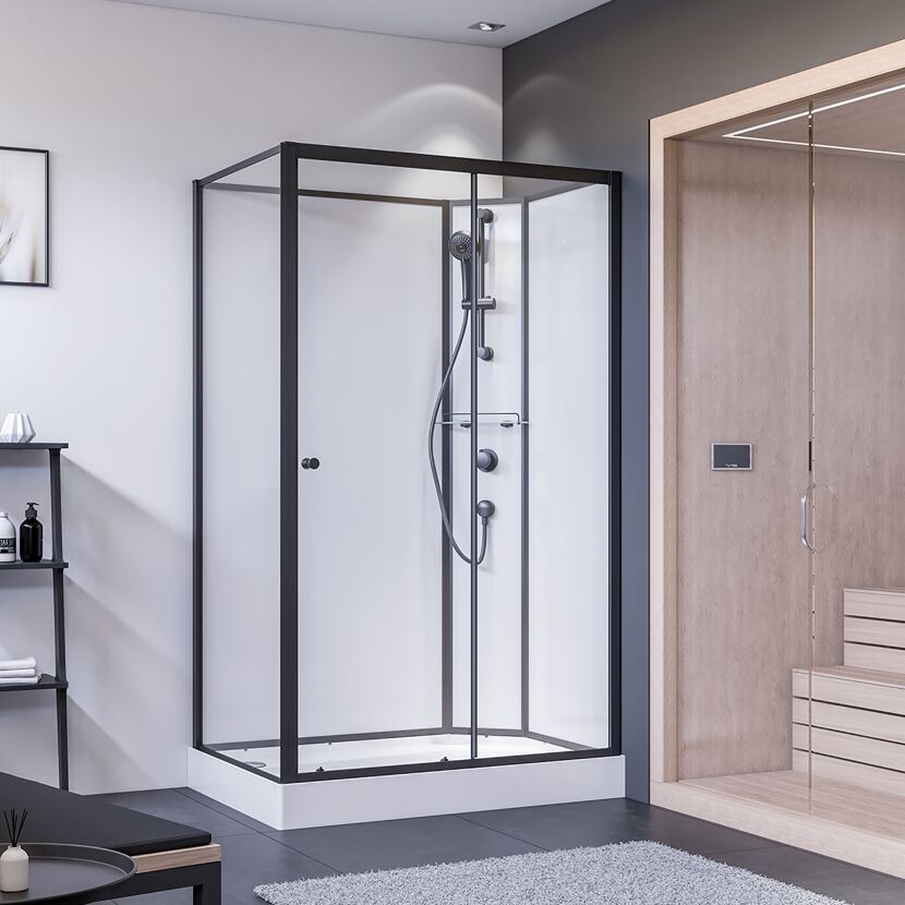 Schwarze Duschkabine mit Duschsäule und Sauna im Hintergrund