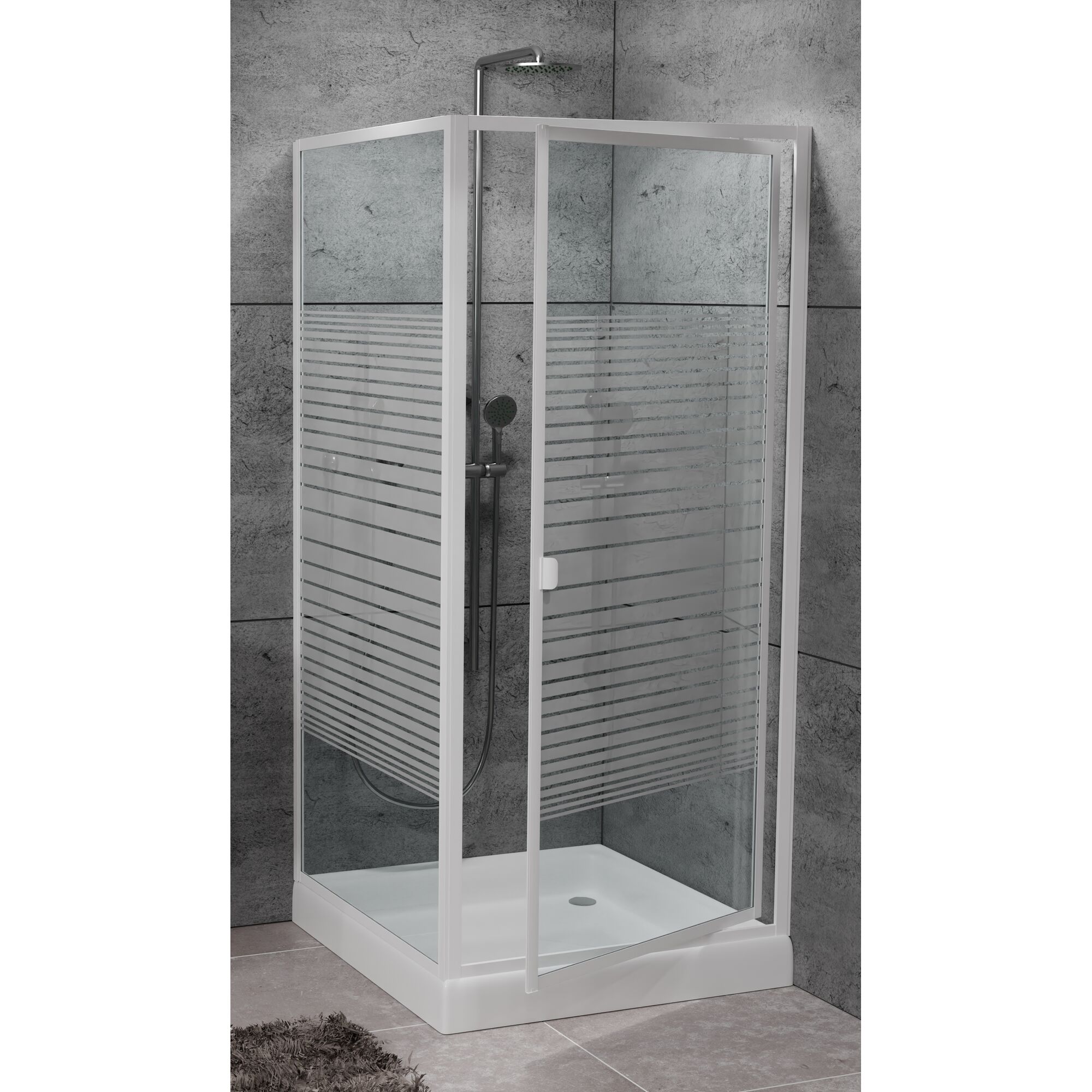 Duschkabine mit Duschtasse und geöffneter Duschtür