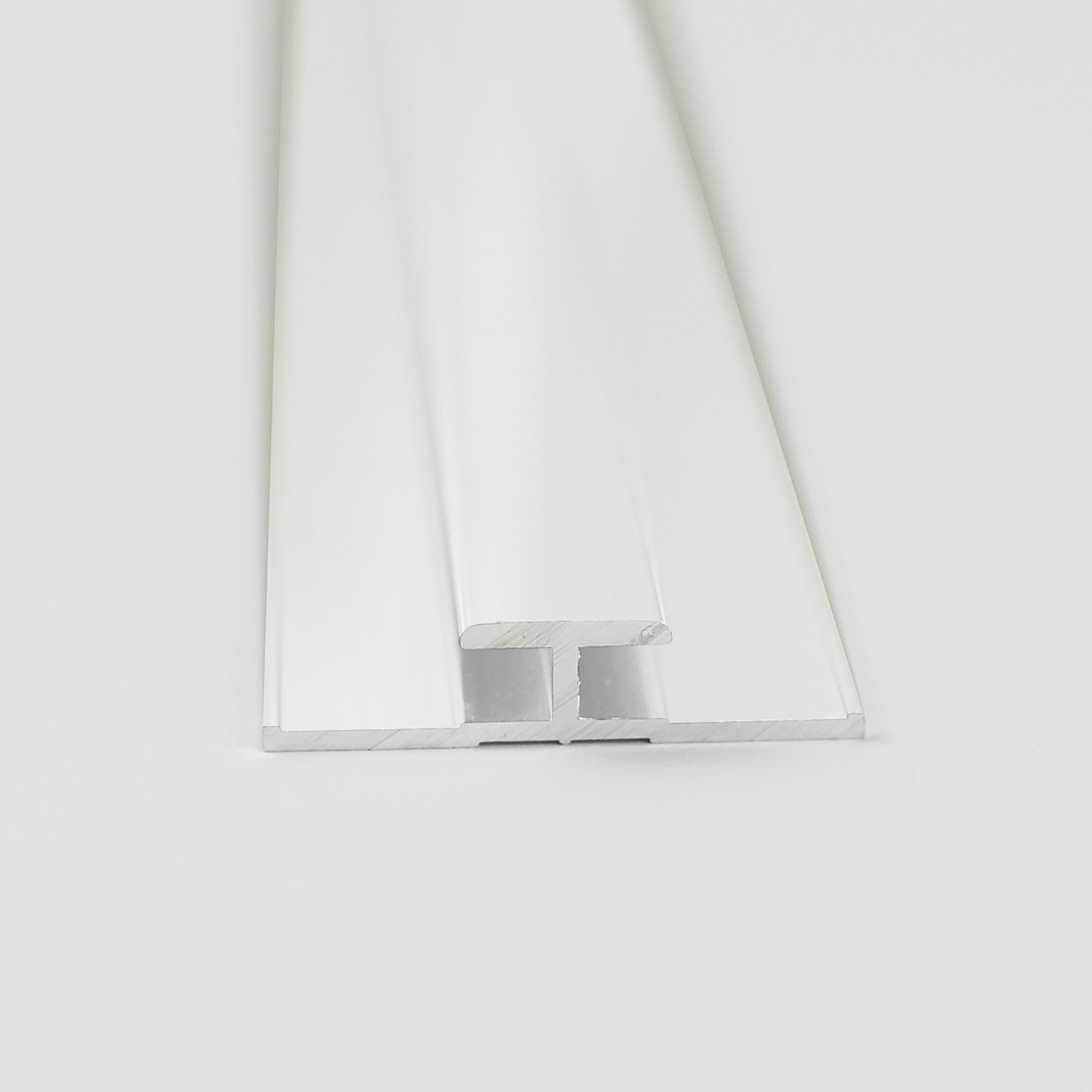 Verbindungsprofil für Rückwandplatten, weiß, 2100 mm + product picture