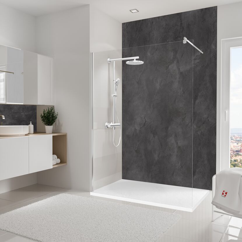 Modernes Badezimmer mit Dusche und Waschbecken