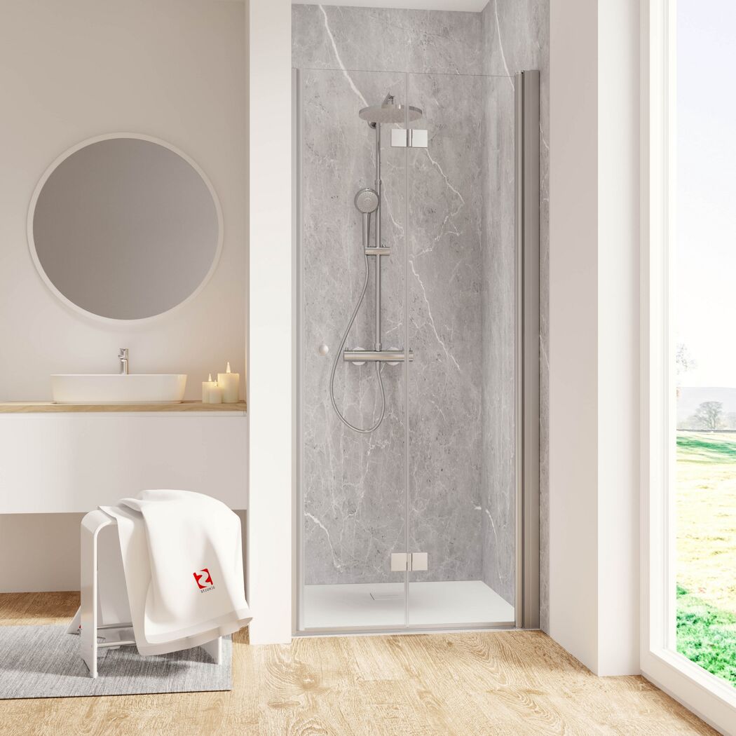 Duschkabine mit Regendusche in modernem Badezimmer