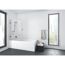 Badezimmer mit Badewanne und Duschabtrennung