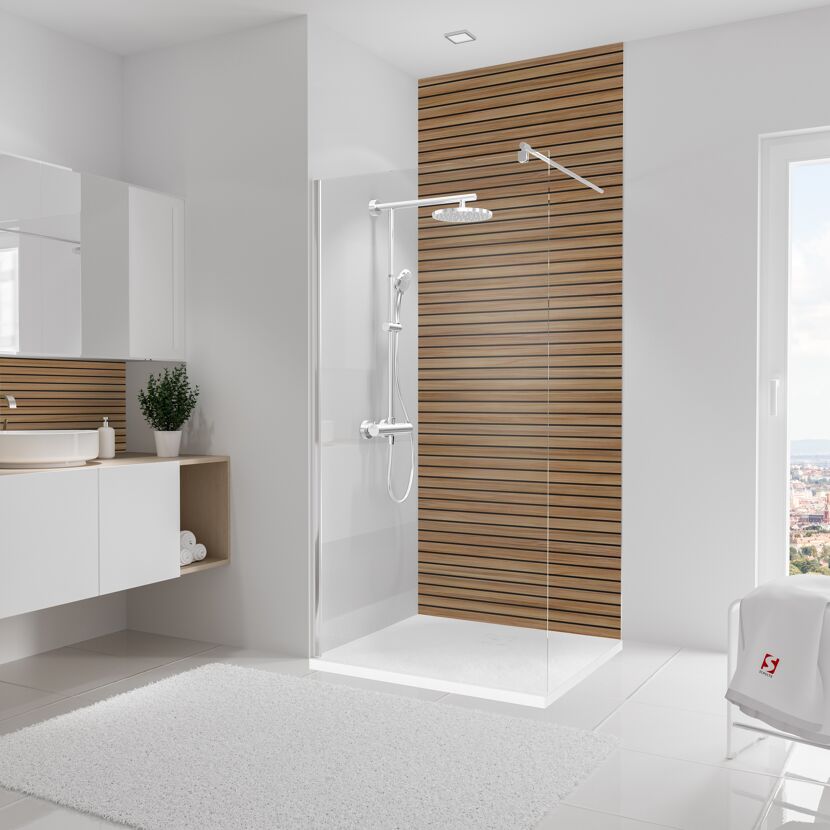 Modernes Badezimmer mit Dusche und Holzvertäfelung