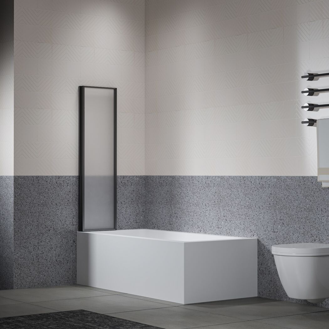 Badezimmer mit Badewanne, Toilette und Faltwand Jana