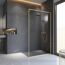Moderne Dusche mit goldenen Armaturen
