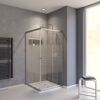 geflieste Dusche mit Glastüren