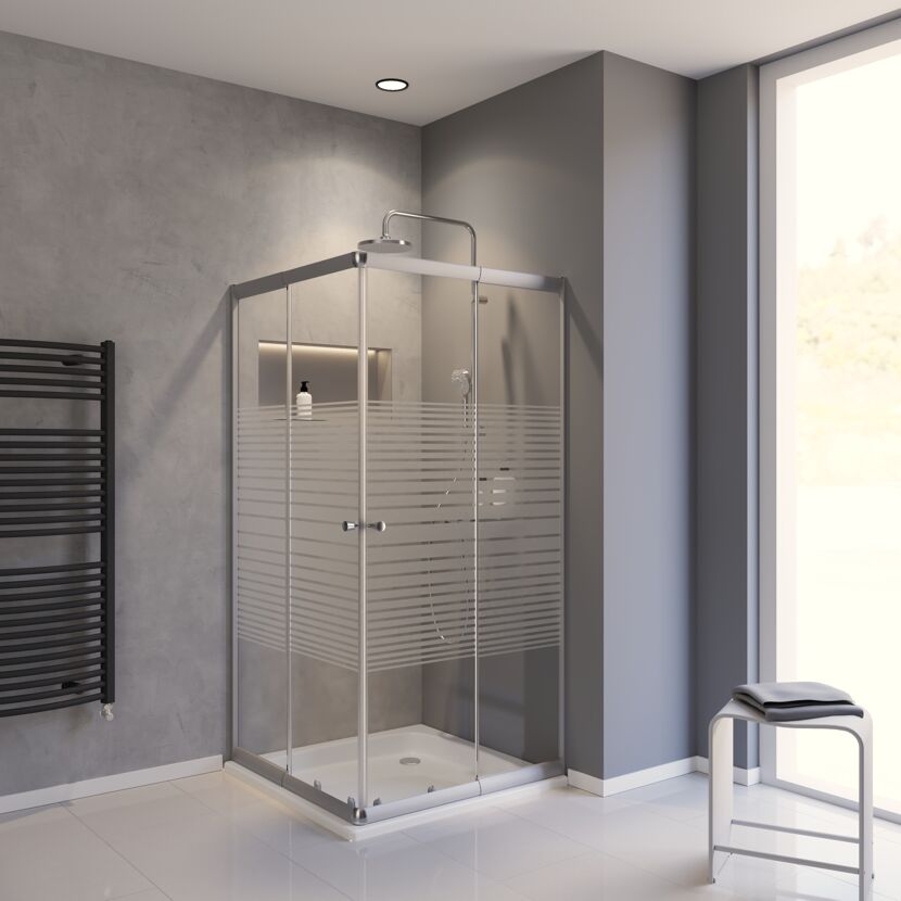 geflieste Dusche mit Glastüren