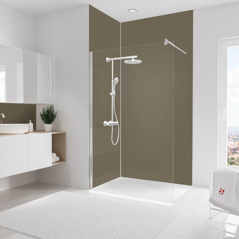Badezimmer mit ebenerdiger Dusche