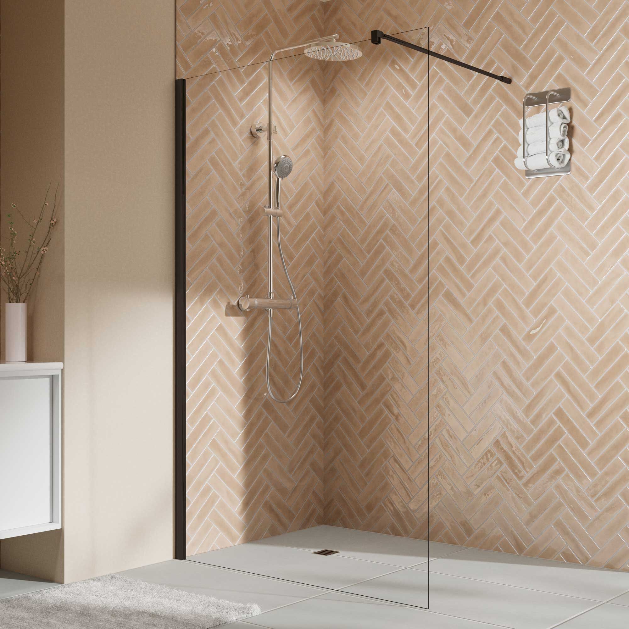 Badewanne mit Duschabtrennung