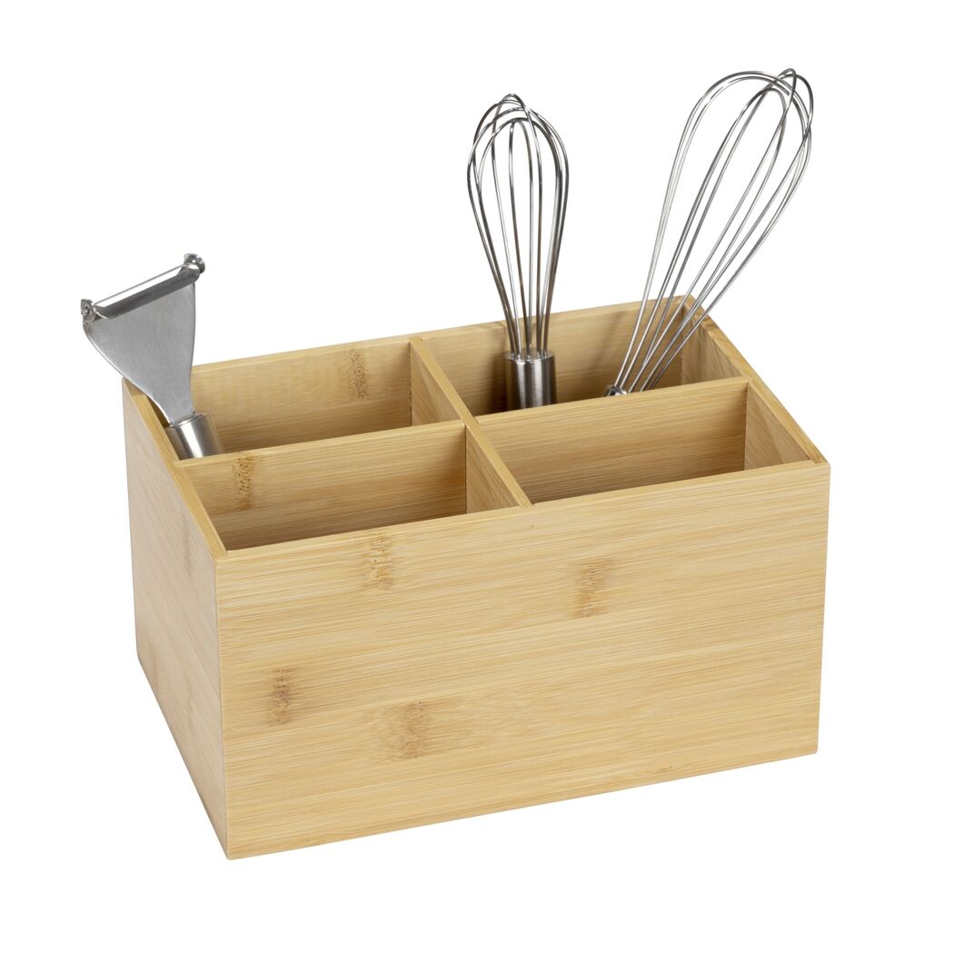 Bambusbox mit zwei Schneebesen und einem Sparschäler