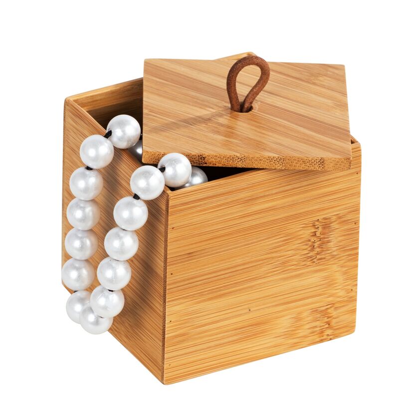 Bambusbox mit Perlenkette