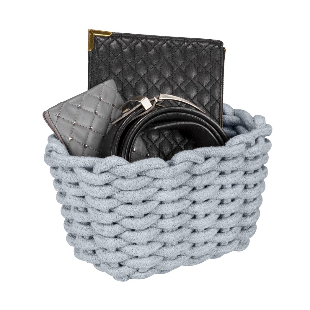 Grauer Aufbewahrungskorb mit Lederaccessoires