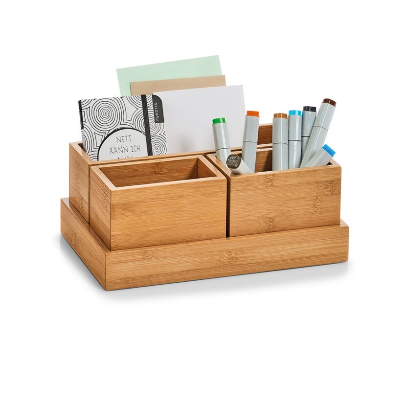 Stifte und Zettel in Bambus-Organizer