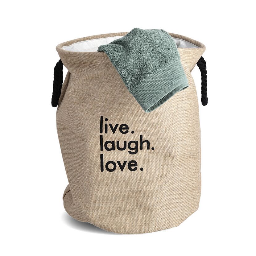 Wäschekorb aus Jute mit der Aufschrift "Live. Laugh. Love."