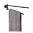 Schwarzer Handtuchhalter mit grauem Handtuch
