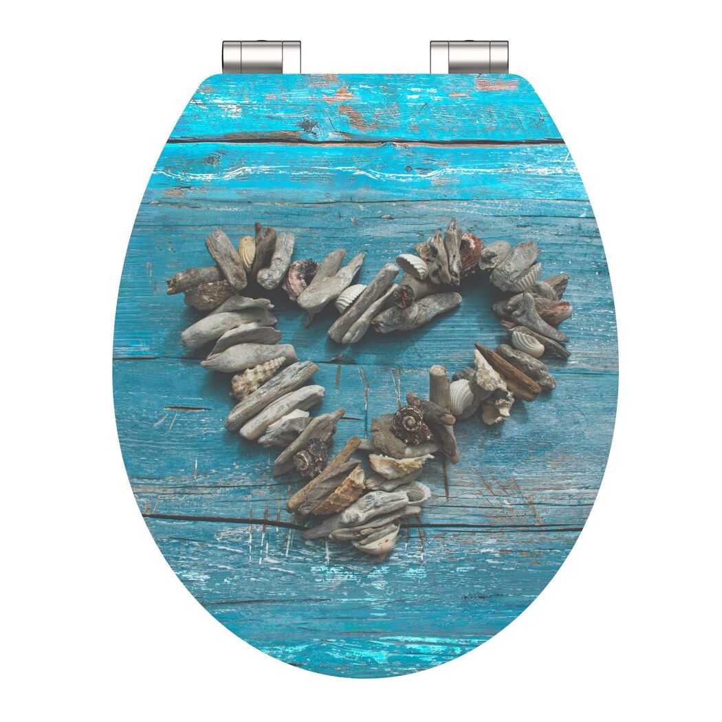 WC-Sitz mit Muschelherz auf blauem Holzhintergrund