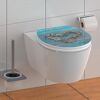 WC-Sitz mit Muschelherz auf blauem Holz