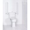 Toilette mit hochklappbaren Stützgriffen