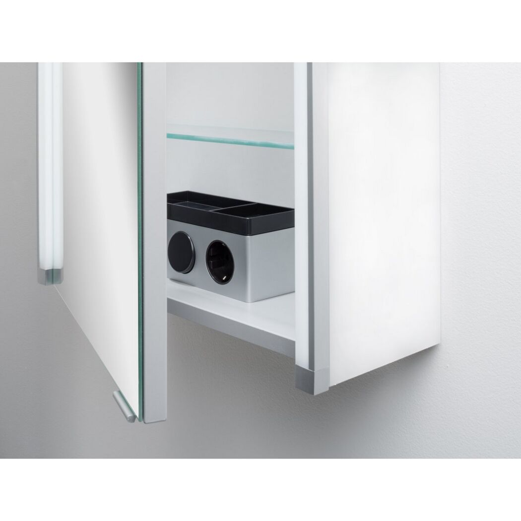 Badezimmerschrank mit Steckdose und Ablage
