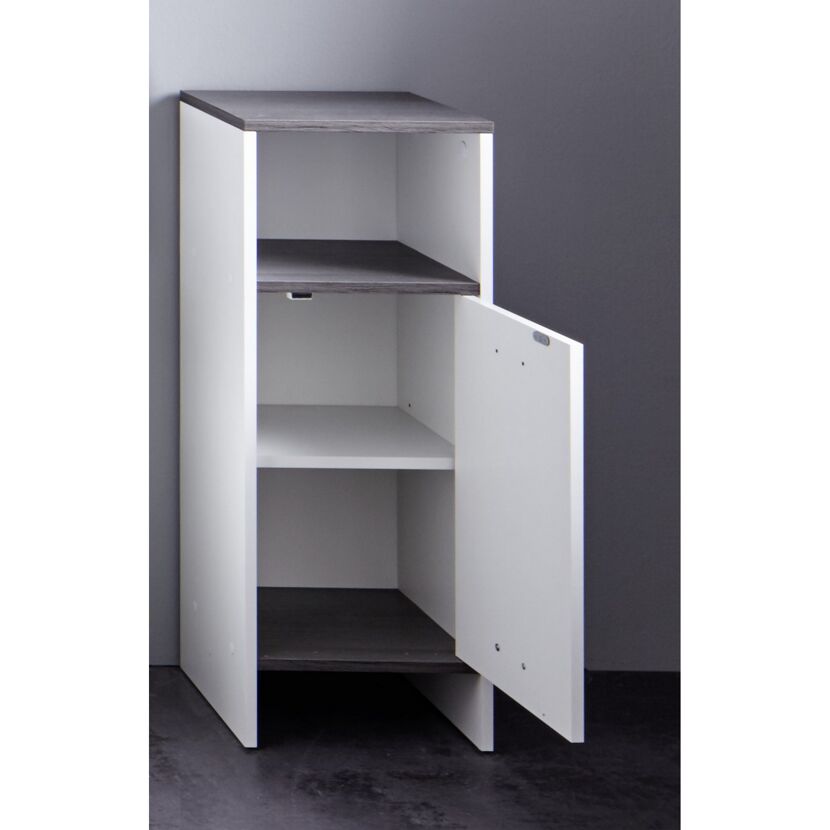 Weißer Standschrank mit offener Tür und grauen Einlegeböden.