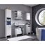 Weißer Hochschrank im modernen Badezimmer