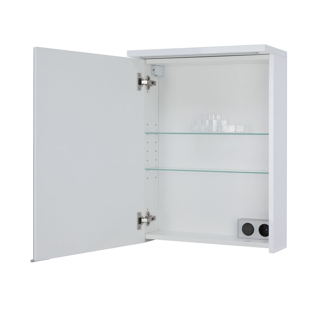 Weißer Spiegelschrank mit offener Tür und Glaseinlegeböden.
