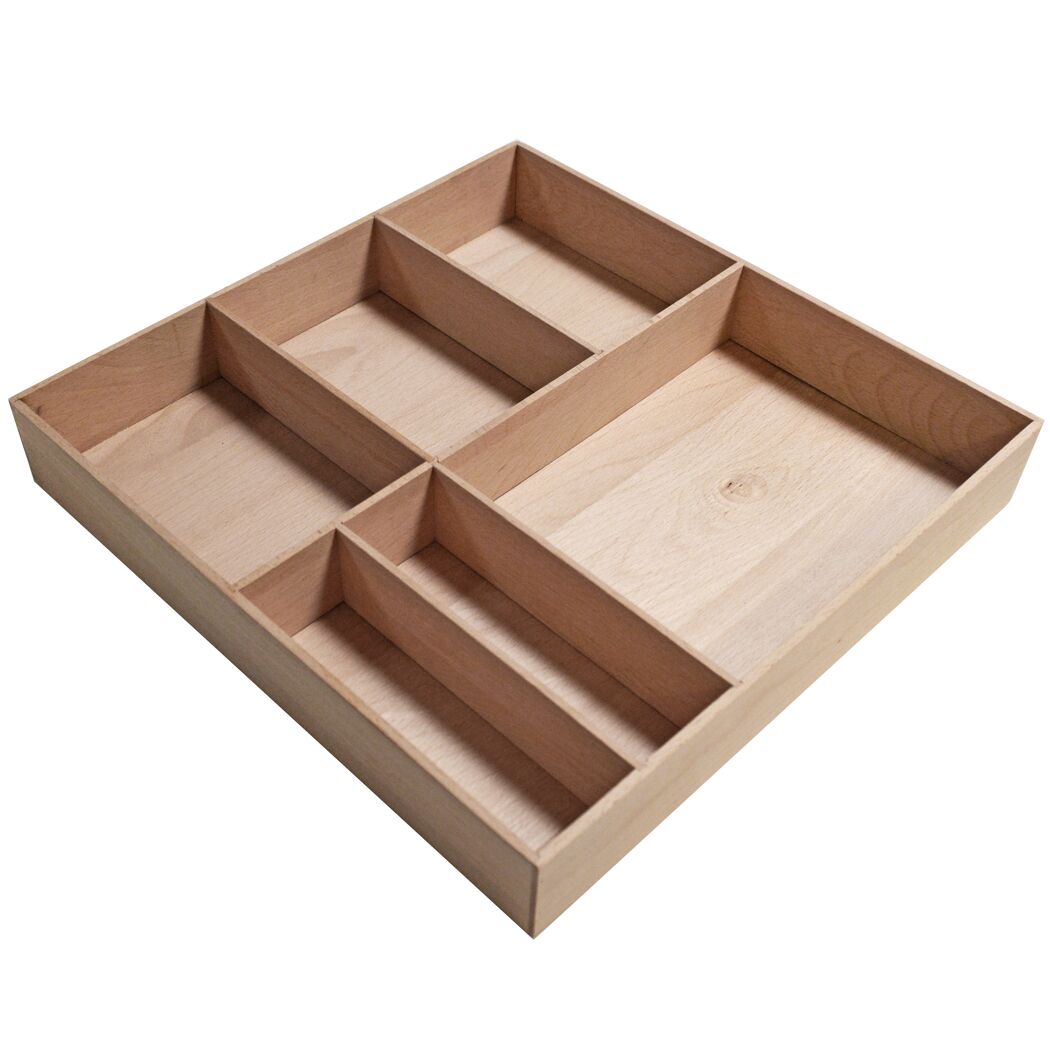 Leere Holzbox mit Fächern.
