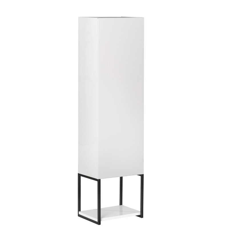 Weißer Hochschrank mit schwarzem Metallgestell und Ablage.